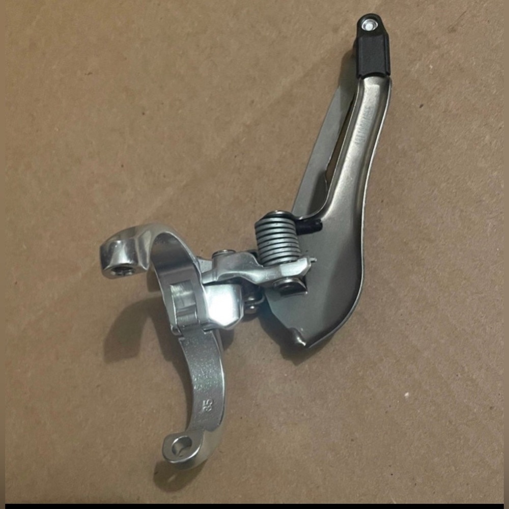 SRAM Red front derailleur
For double or triple cranks
35mm clamp on band